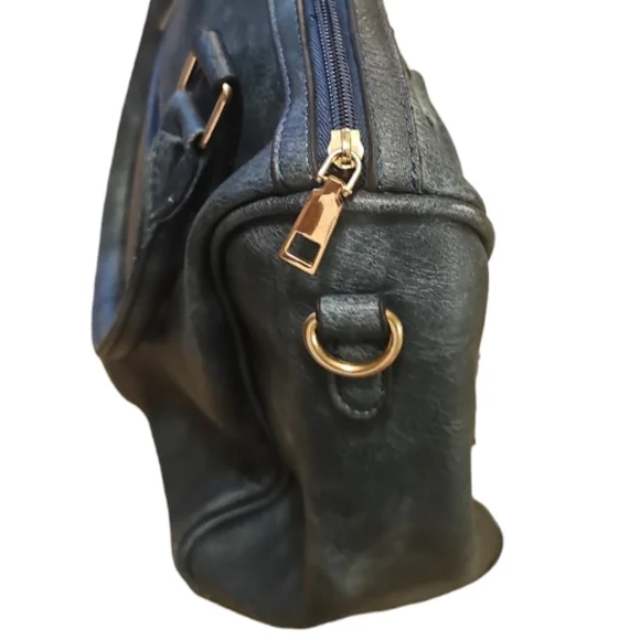 Genuine Leather Beautiful Design Women's Bag. - Picture 12 of 16